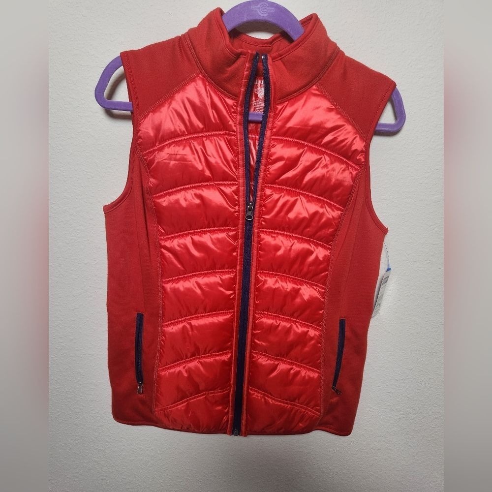 Reel Legends Performance Women's Fleece Vest Quilted Red‎ Blue NWT Med Outdoor